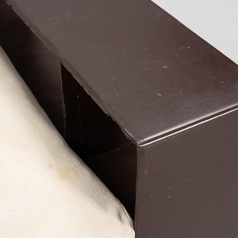 Antonio Citterio, a 'Groundpiece' modular sofa, Flexform, Italy.
