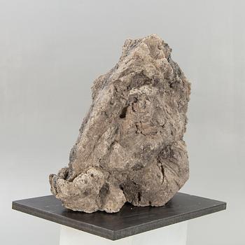 Marilyn Hamilton Gierow, skulptur signerad, cement.