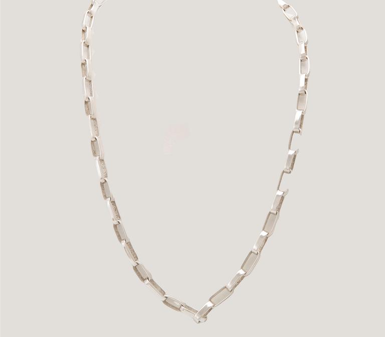 A silver necklace by Sven-Erik Högberg, Gothenburg 1990.