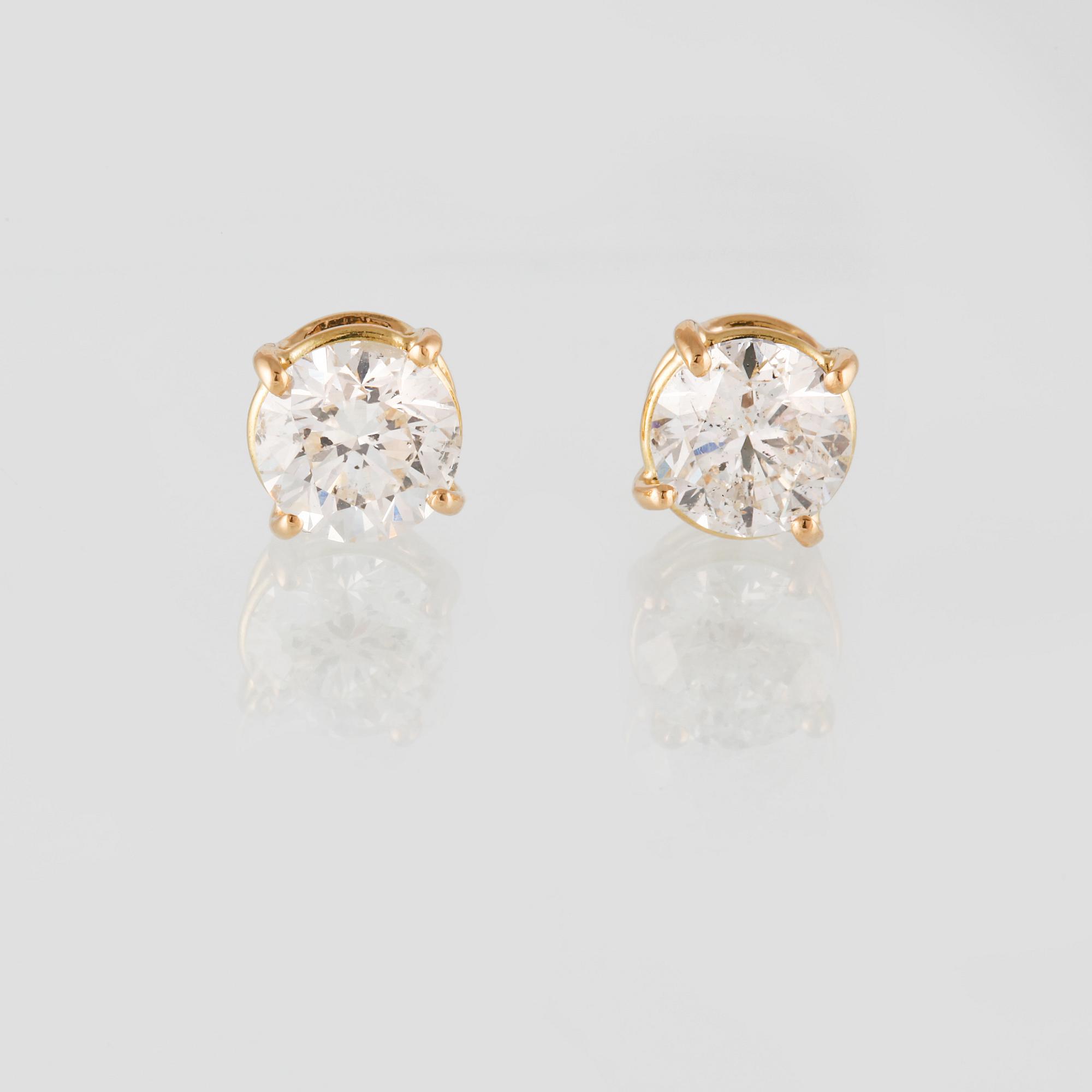 ÖRHÄNGEN, 18K guld med briljantslipade diamanter 1.88 ct. Vikt 2,2 gram.