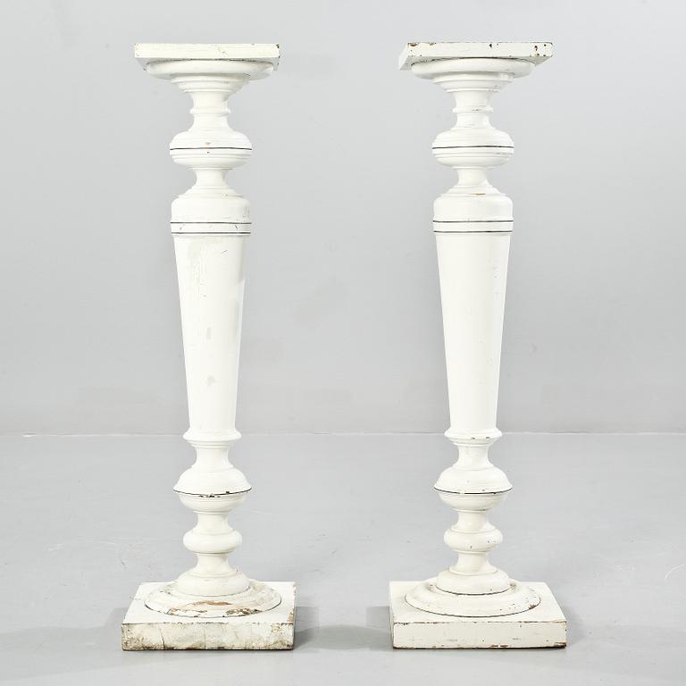 PIEDESTALER, ett par, sekelskiftet 1800/1900-tal.