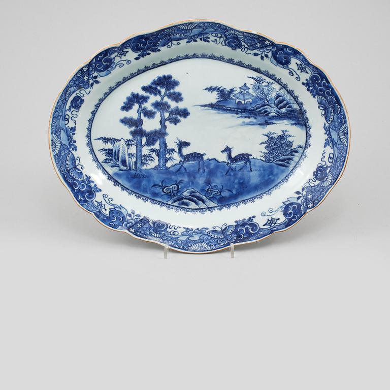 SERVERINGSFAT, porslin, Kina, 1700-tal.