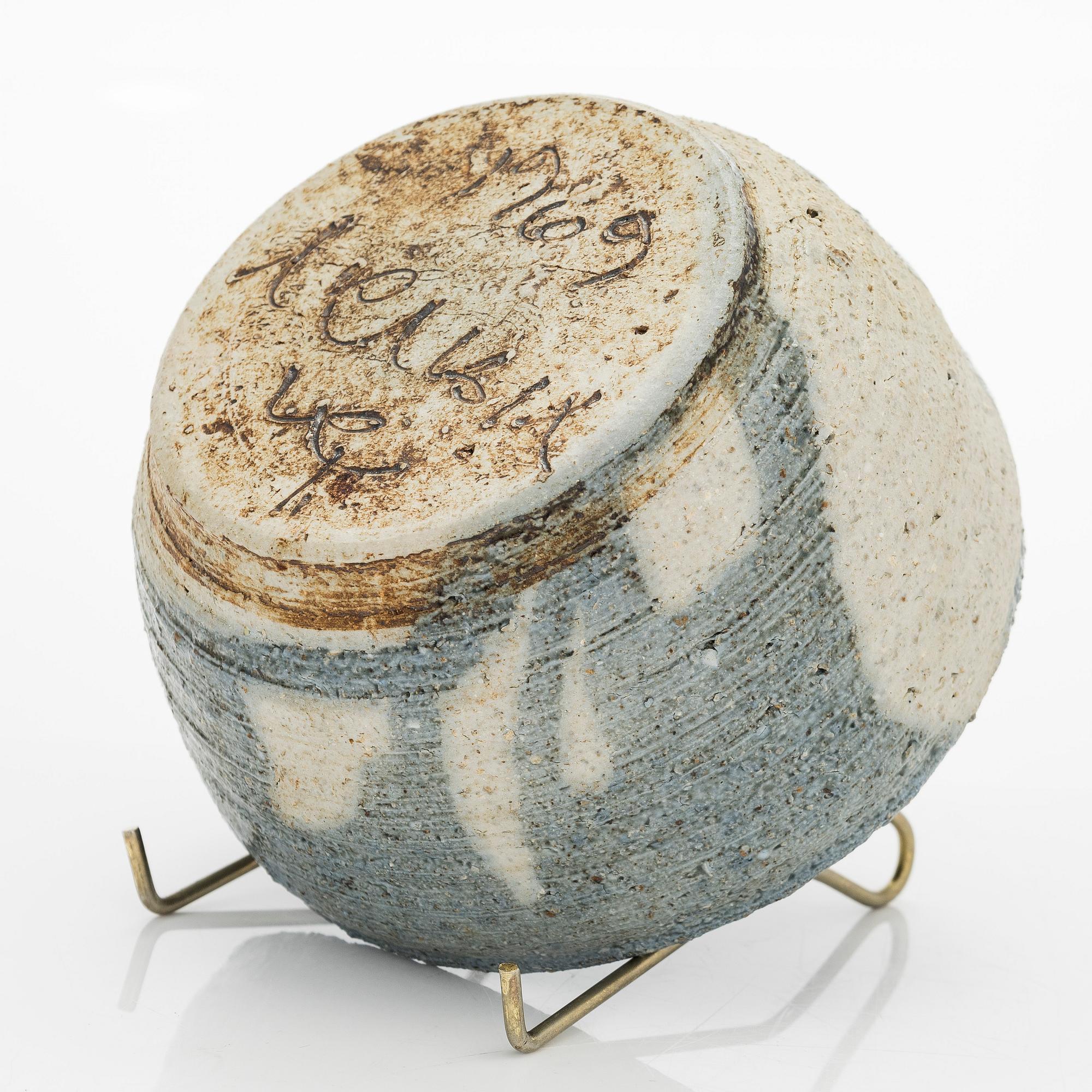 Raija Tuumi, malja, kivitavaraa, signeerattu RT ARABIA 1969.