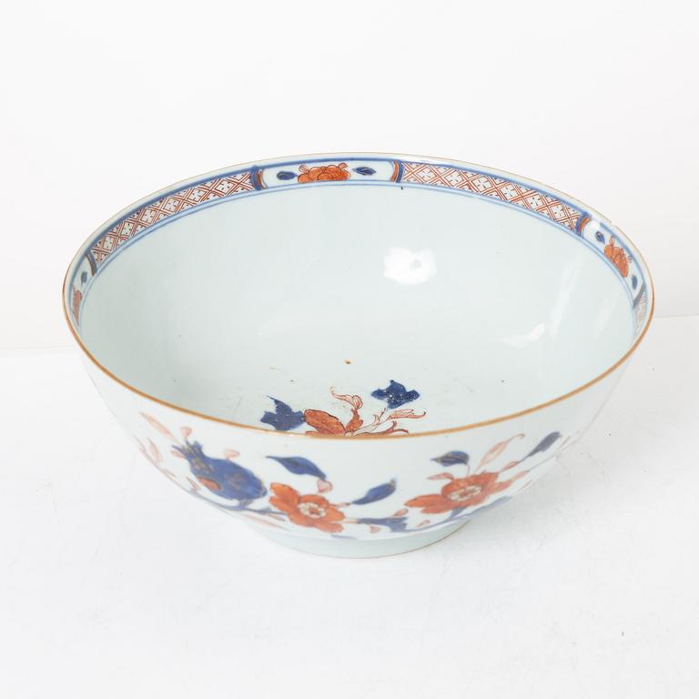 A porcelain bowl, China, Qing dynasty, Qianlong, 1736-95.
