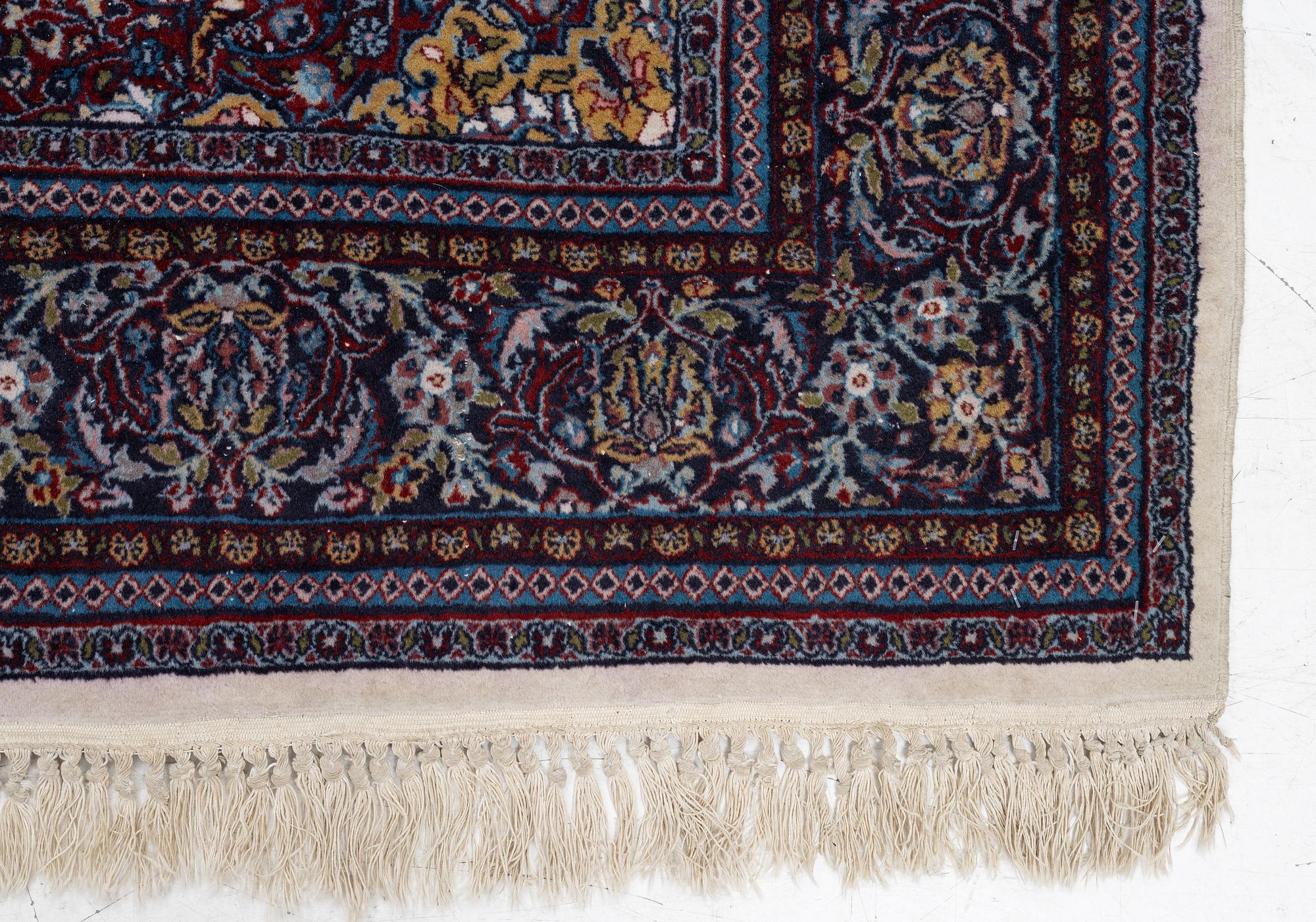 Carpet, Isfahan, 200 x 125 cm.