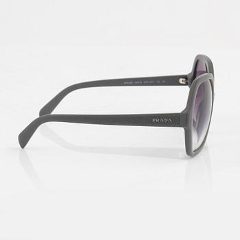 Prada, solglasögon.