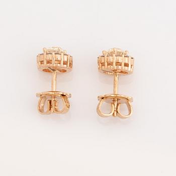 Brilliant cut diamond earrings.