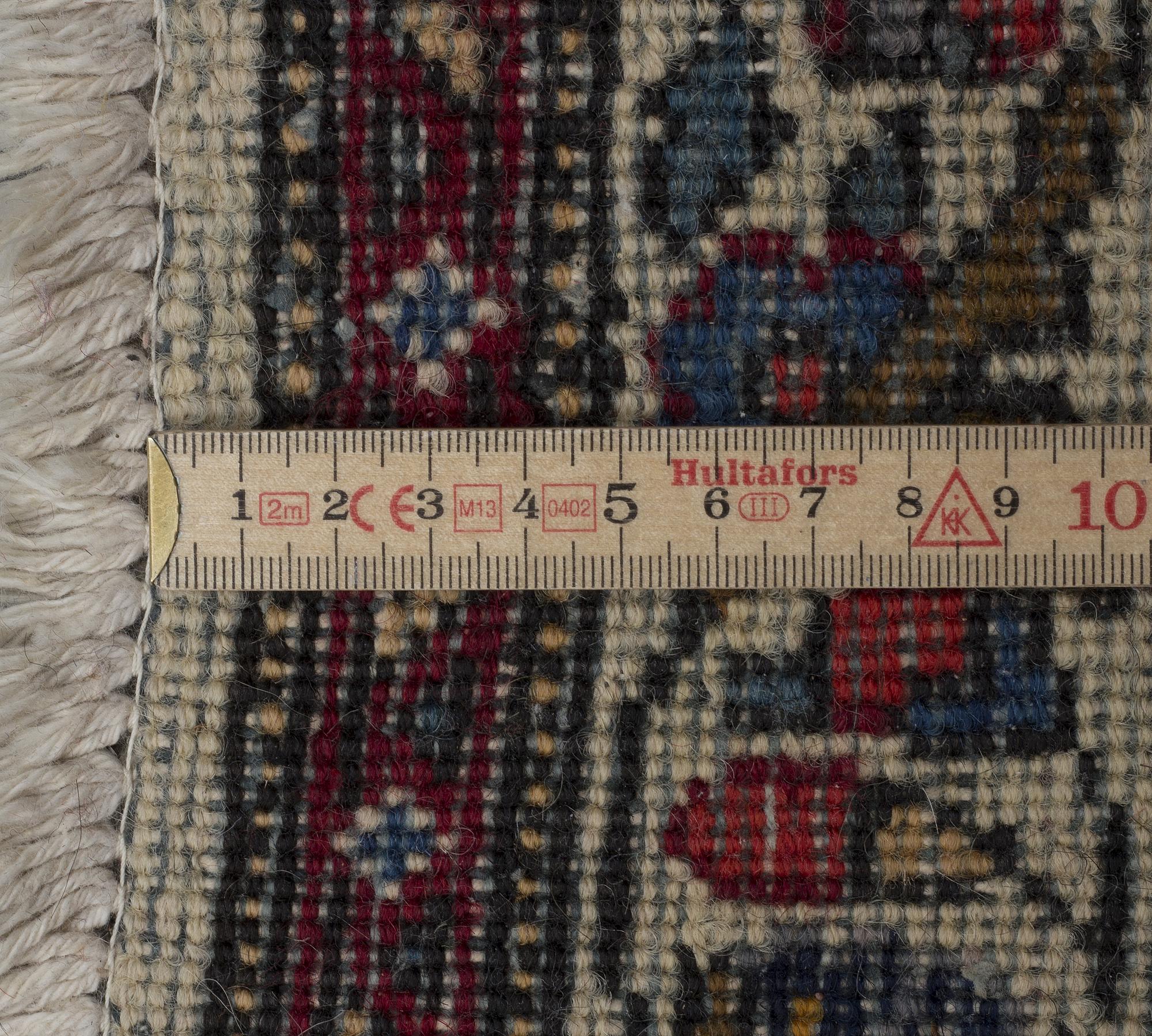 MATTA, Old orientalisk figural, ca 378 x 276 cm.