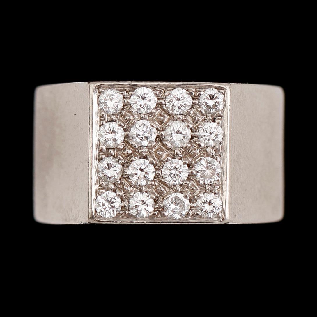 RING, 18 k vitguld och briljantslipade diamanter 0.55 ct., svenska stämplar 1972. Vikt ca 16 g.