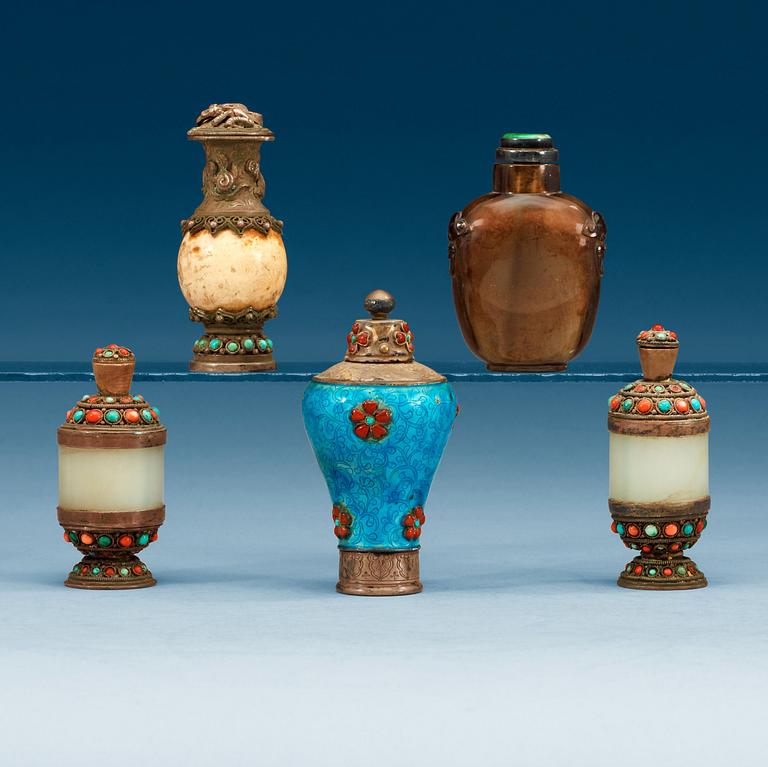 A set of five Tibetan snuff bottles, ca 1900.