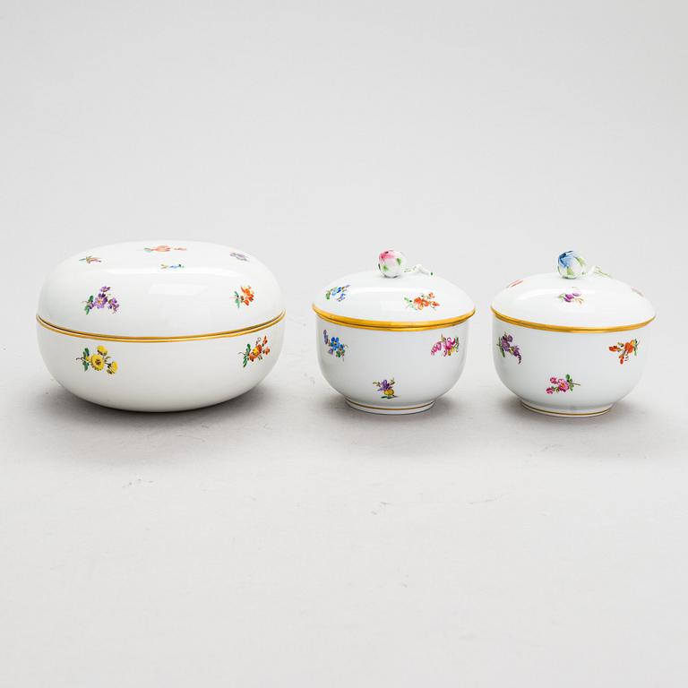 A 38-piece Meissen porcelain coffee set. 20th century.