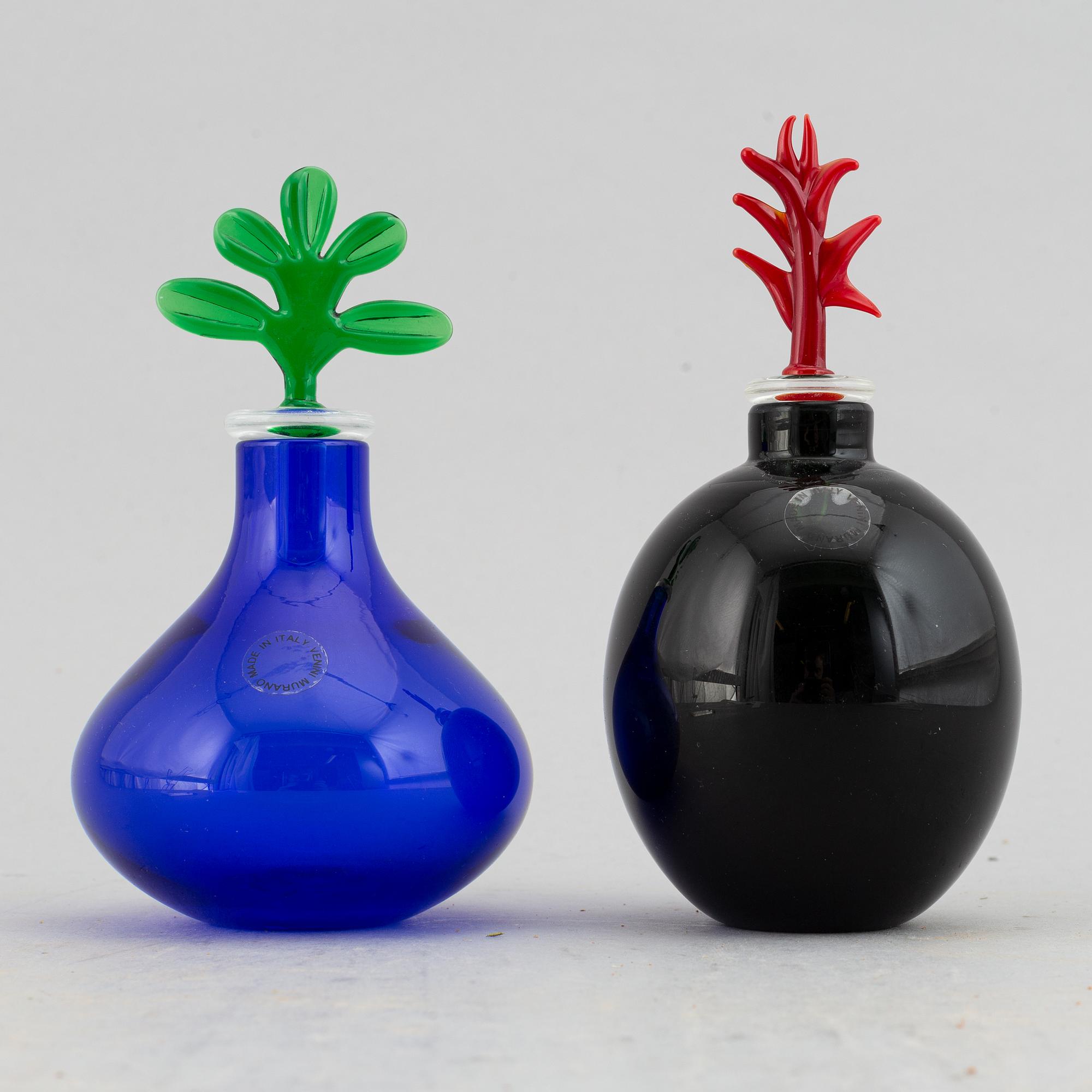Alessandro Mendini, vaser med proppar, 2 st, glas, Venini, Murano, Italien.