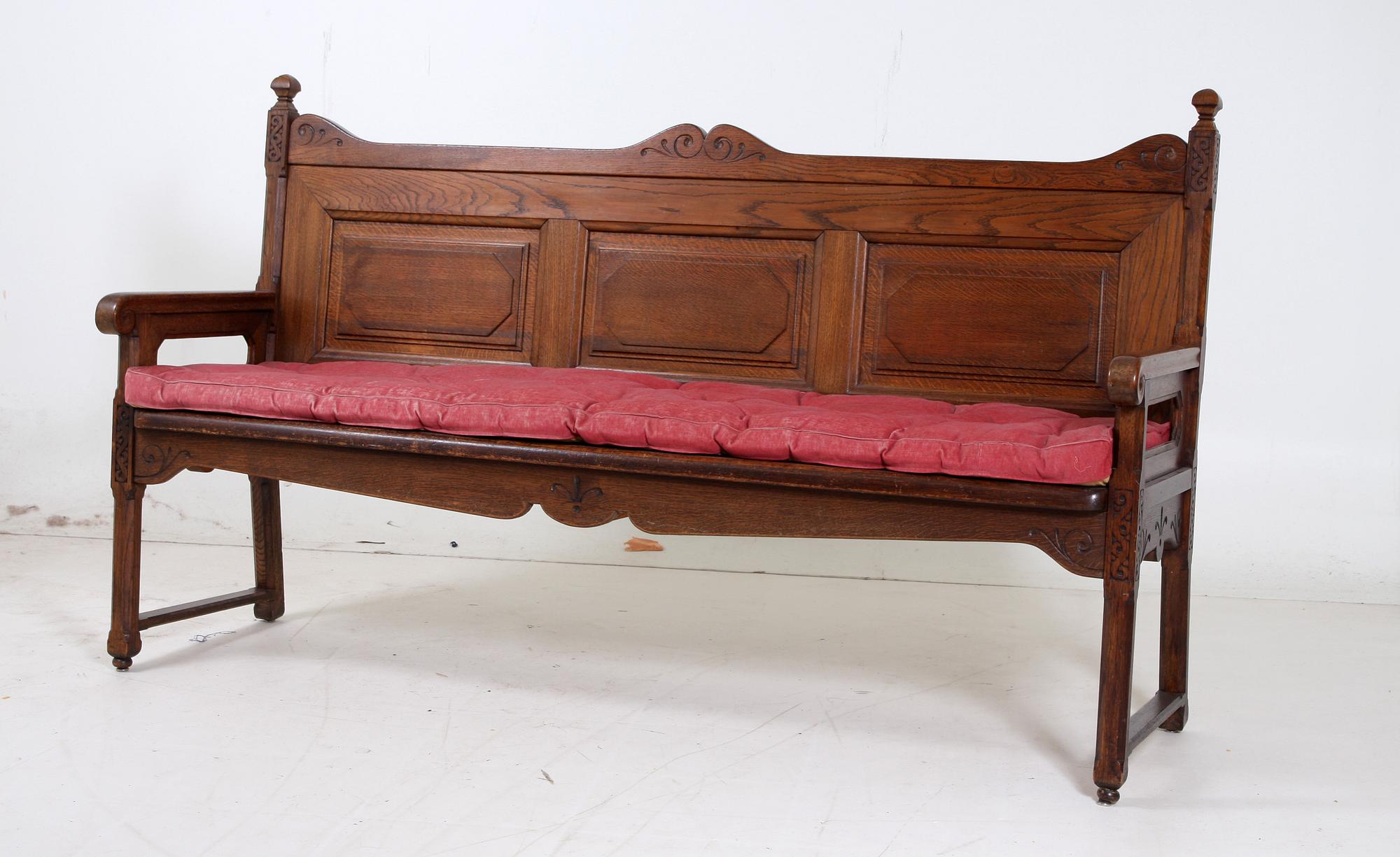 SOFFA, fornnordisk stil, 1900-talets början.