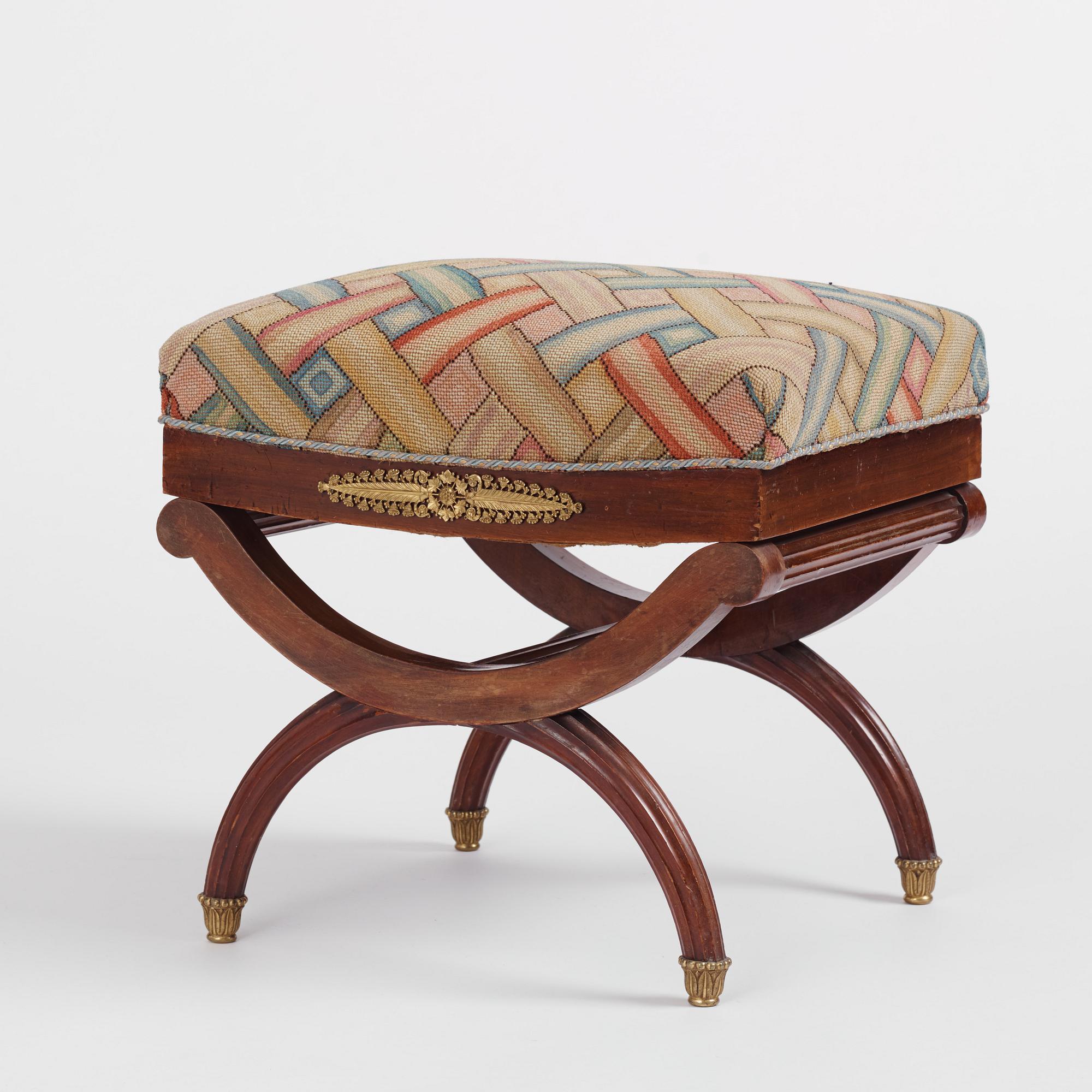 Taburett, Frankrike, sent 1800-tal, Empirestil.