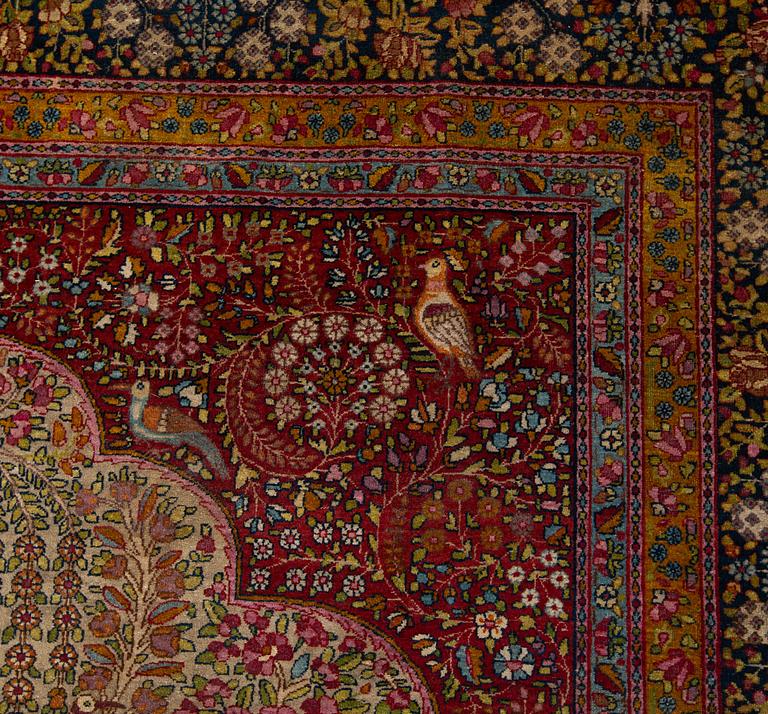 MATTO, semi-antique Kerman, ca 360 x 284 cm.