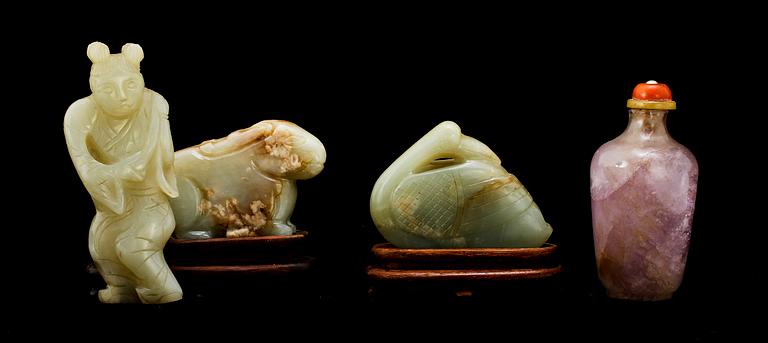 FIGURINER, 3 st samt SNUSFLASKA, orientaliska, 1800/1900-tal.