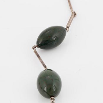 A heliotrope (bloodstone) necklace by Haga Guldsmedja, Göteborg, 1965.