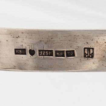 Kaulaketju ja rannekoru, viistehiotut vuorikristallit, hopeaa, Kaunis Koru 1972.