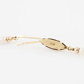 Necklace of cultured pearls, clasp 18K gold.