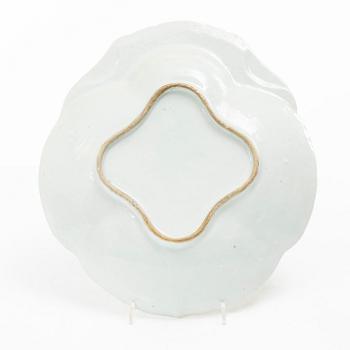 Fat, tre stycken, porslin. Qingdynastin, Kanton, 1800-tal.