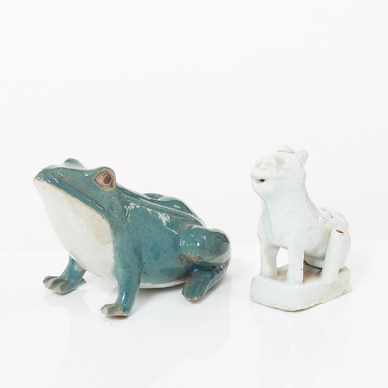 Two joss stick holders, a vase, a brush washer and a small ewer, Qing dynasty, 19th century and older.