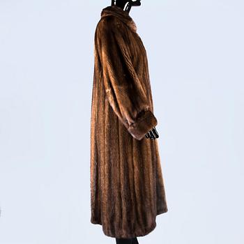 PÄLSKAPPA, Saga Mink.