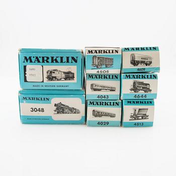 Märklin, 5 pcs. locomotives, including models 3048 and 3043, 6 cars of various models.
