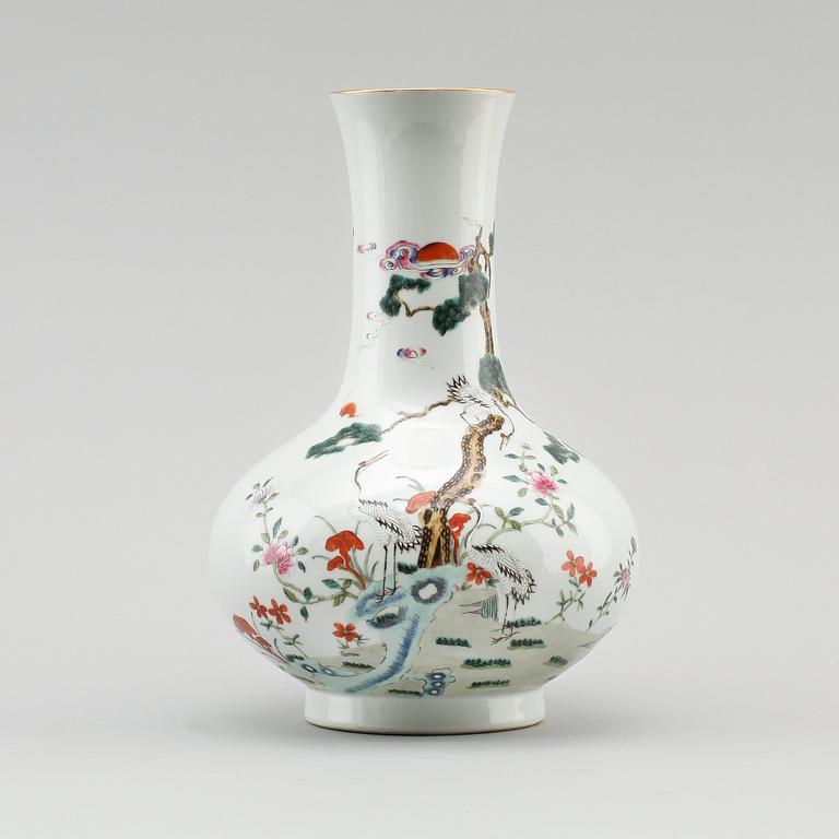 VAS, porslin, Kina, 1900-tal.
