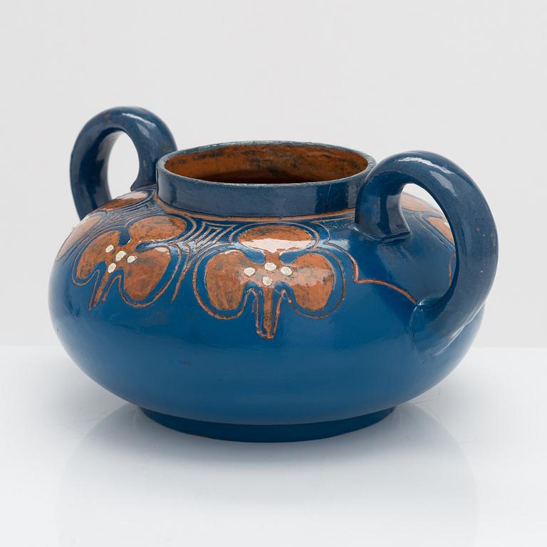 Alfred William Finch, an oil lamp bow, around 1900 by Iris Finland.