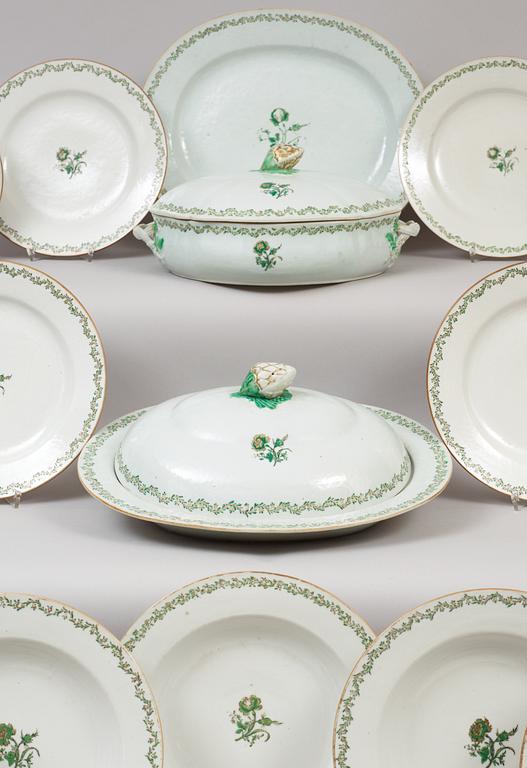 A part dinner service, Qing dynasty, Jiaqing (1796-1820).