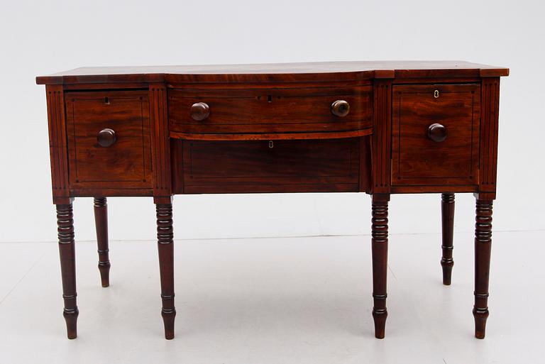 SIDEBOARD, England, 1900-talets första hälft.