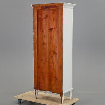 KLÄDSKÅP, tidigt 1900-tal.