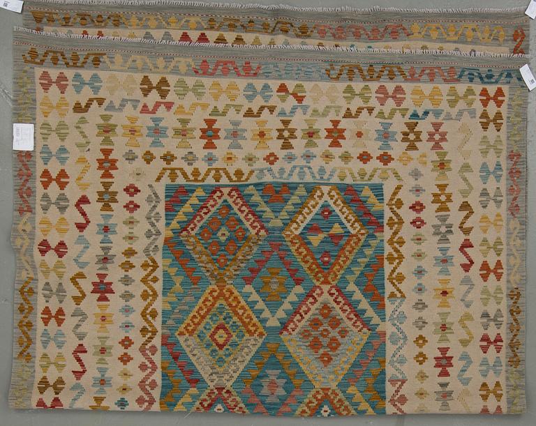 MATTA, Kelim Uzbek. Ca 300x200 cm.