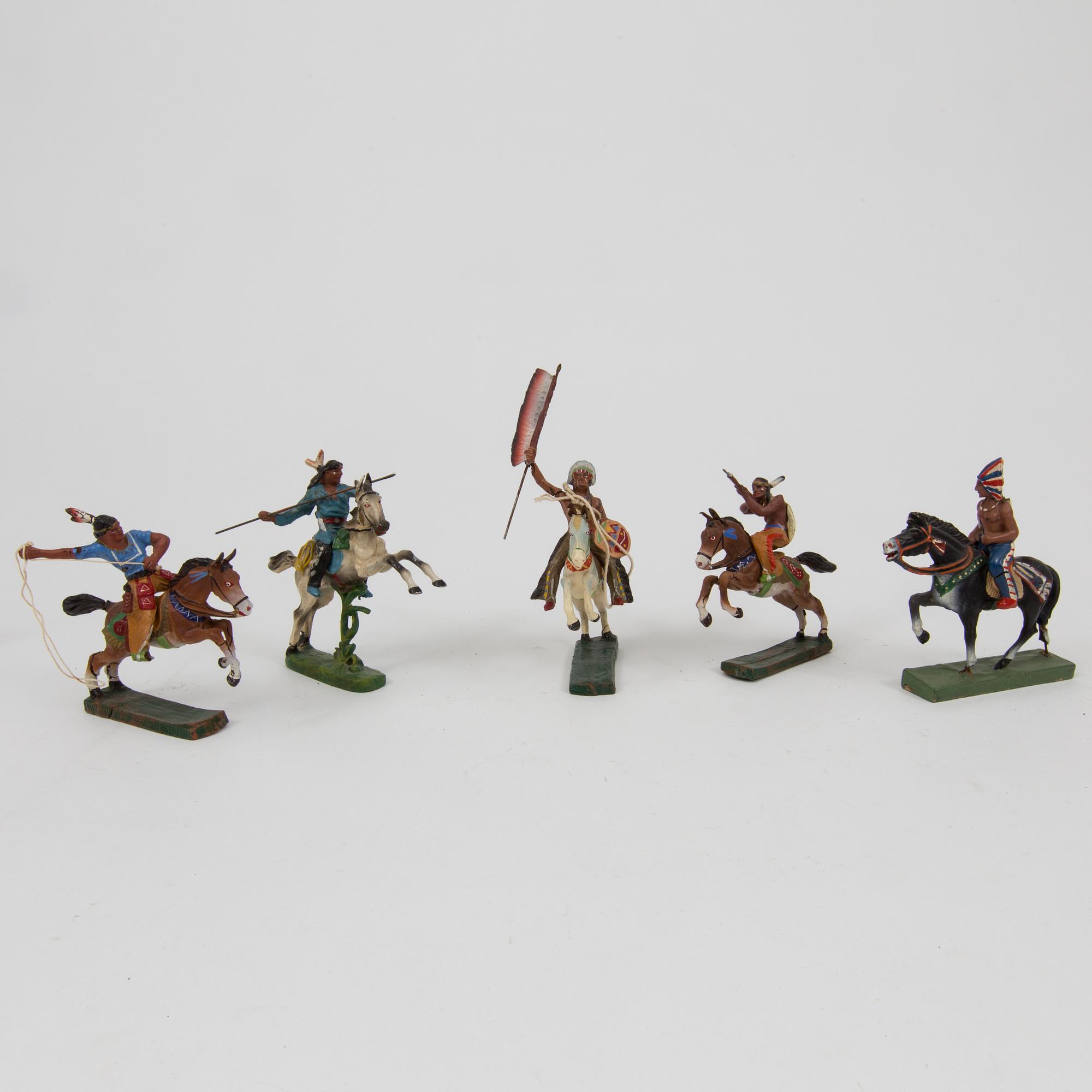A lot of 35 Elastolin and Leyla figures, Germany, 1930/40s.