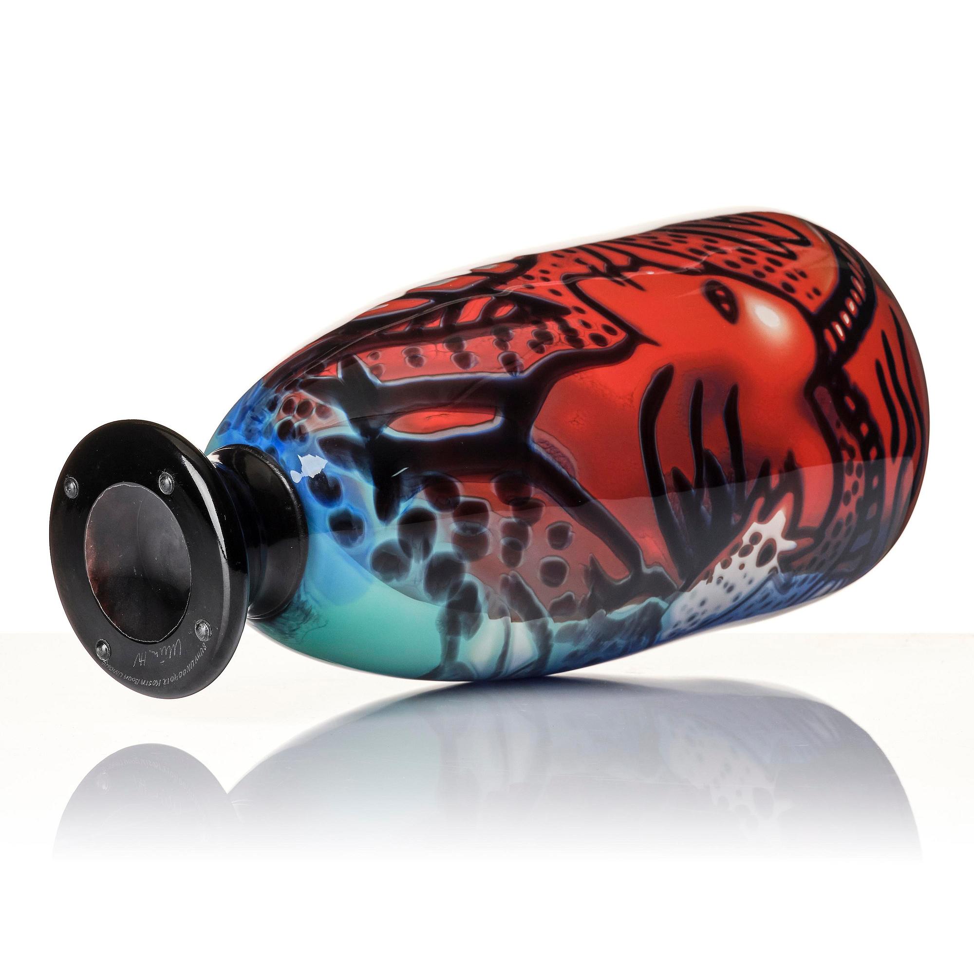 Ulrica Hydman-Vallien, a unique graal glass vase, Kosta Boda, Sweden.