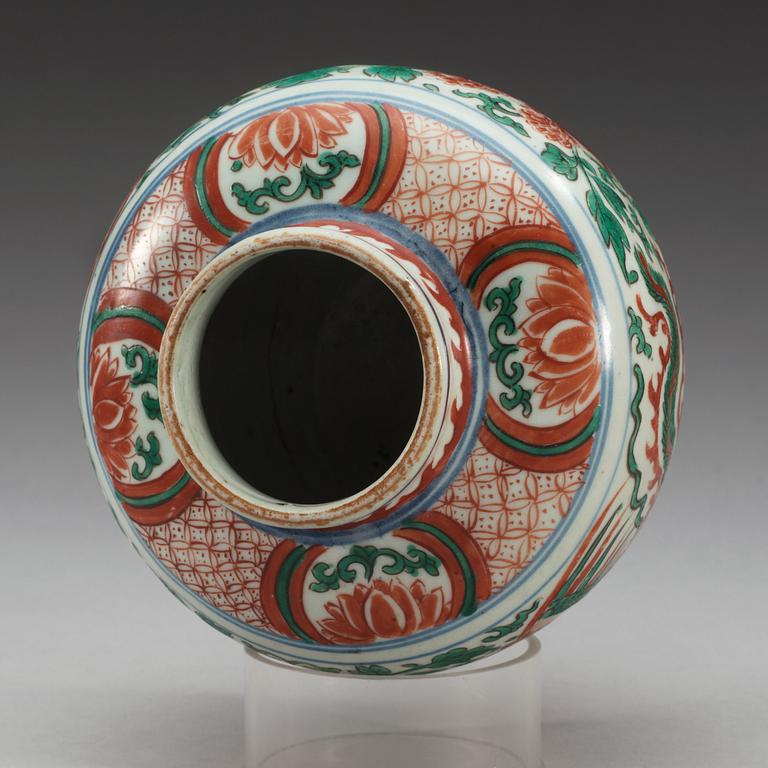 A Transitional wucai jar, 17th Century.