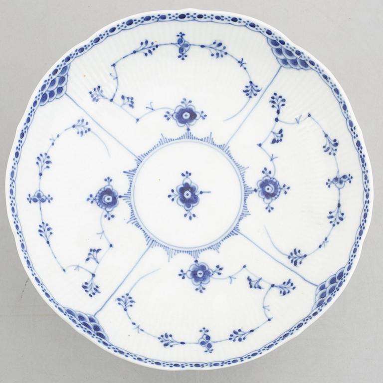 A 'Blue Fluted Half Lace' / 'Musselmalet' porcelain centerpiece dish, Royal Copenhagen, model 710, early 20th century.