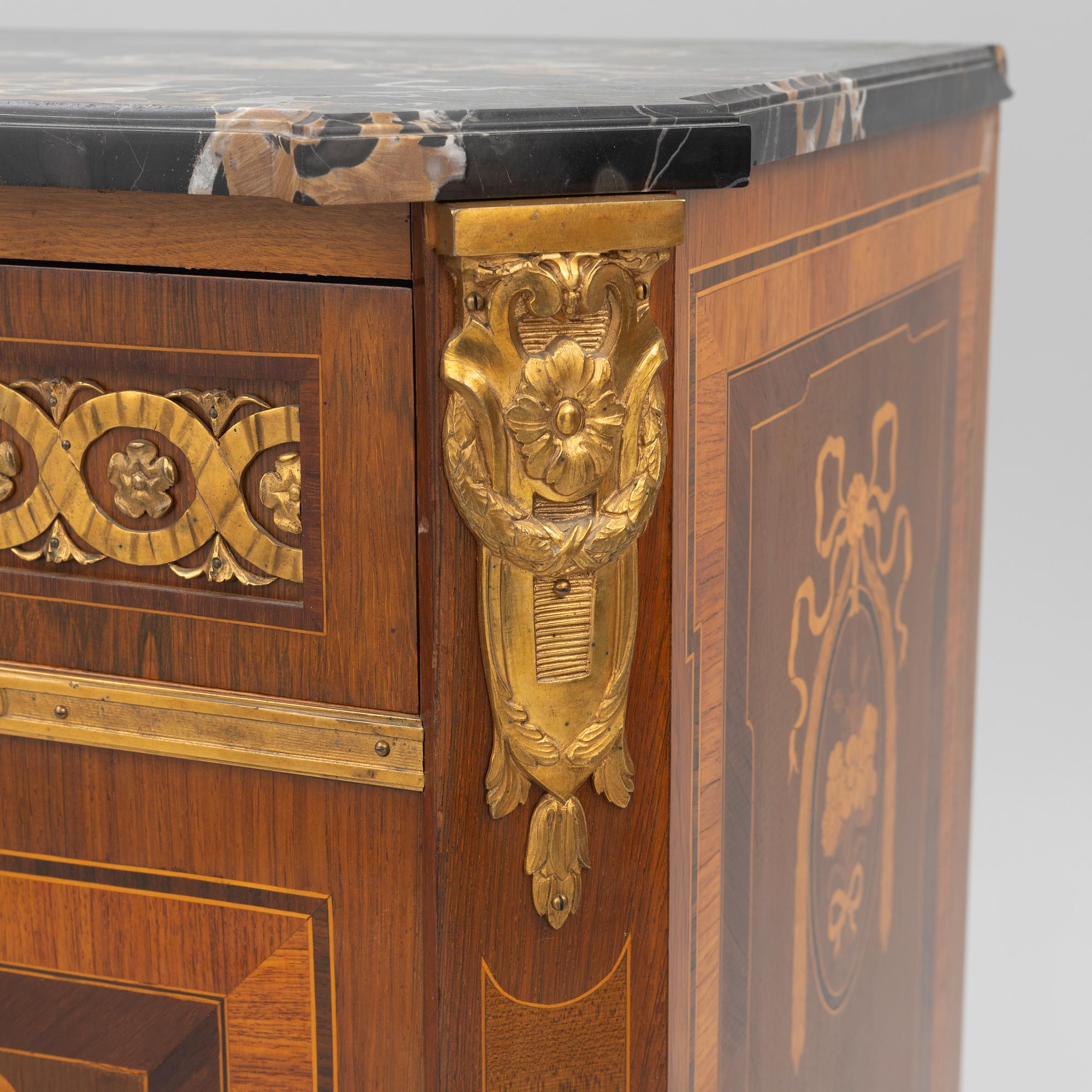 Sekretär, gustaviansk stil, 1900-talet första hälft.