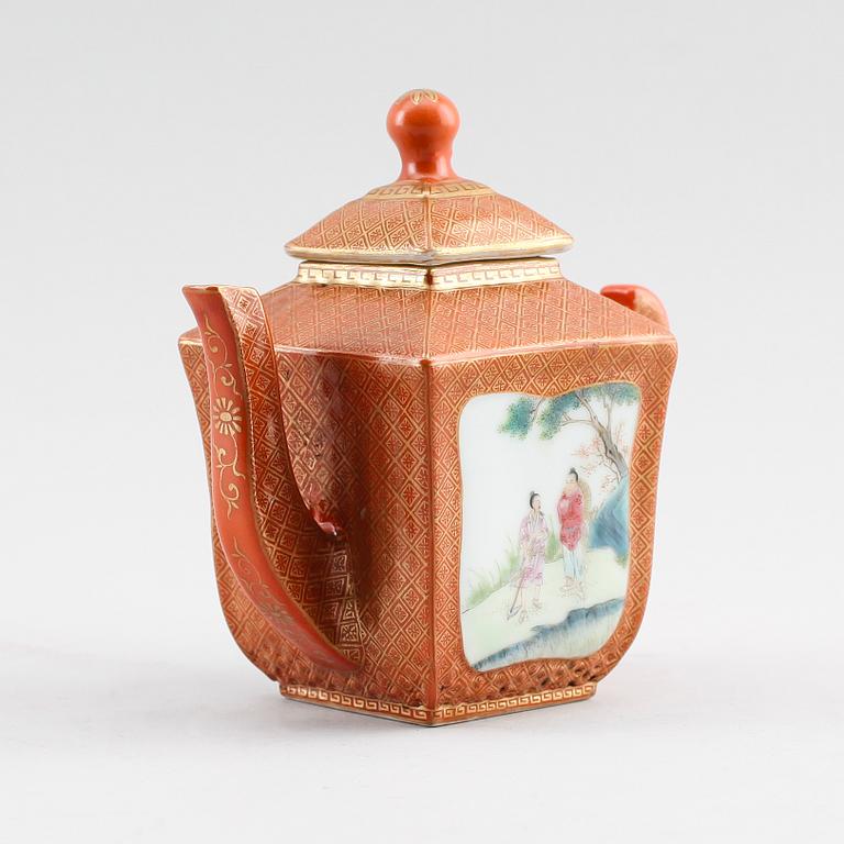 TEKANNA, porslin, Kina, sannolikt 1900-tal.