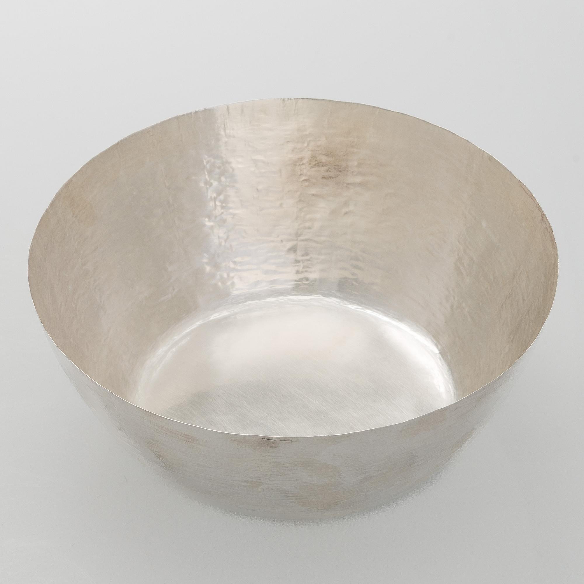 Tapio Wirkkala, a silver 'TW 243' bowl, Kultakeskus, Hämeenlinna 2007.
