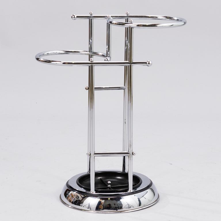 A umbrella stand from the latter half of the 21st century.