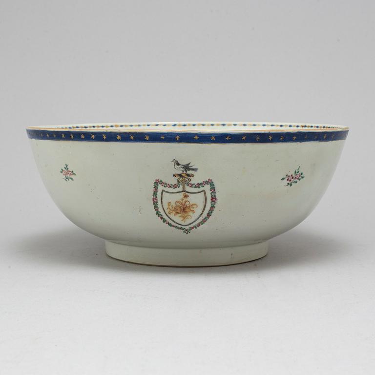 A famille rose armorial punch bowl, Qing dynasty, Qianlong (1736-95).
