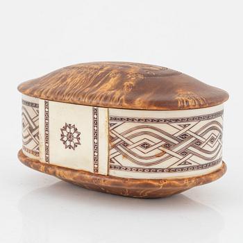 Esse Poggats, a birch and reindeer horn box, signed.