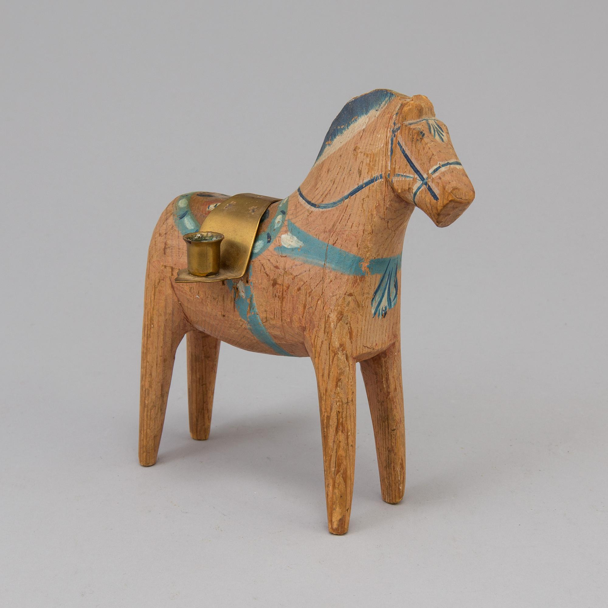 A 20th century folklore wooden horse from the region of Dalarna.