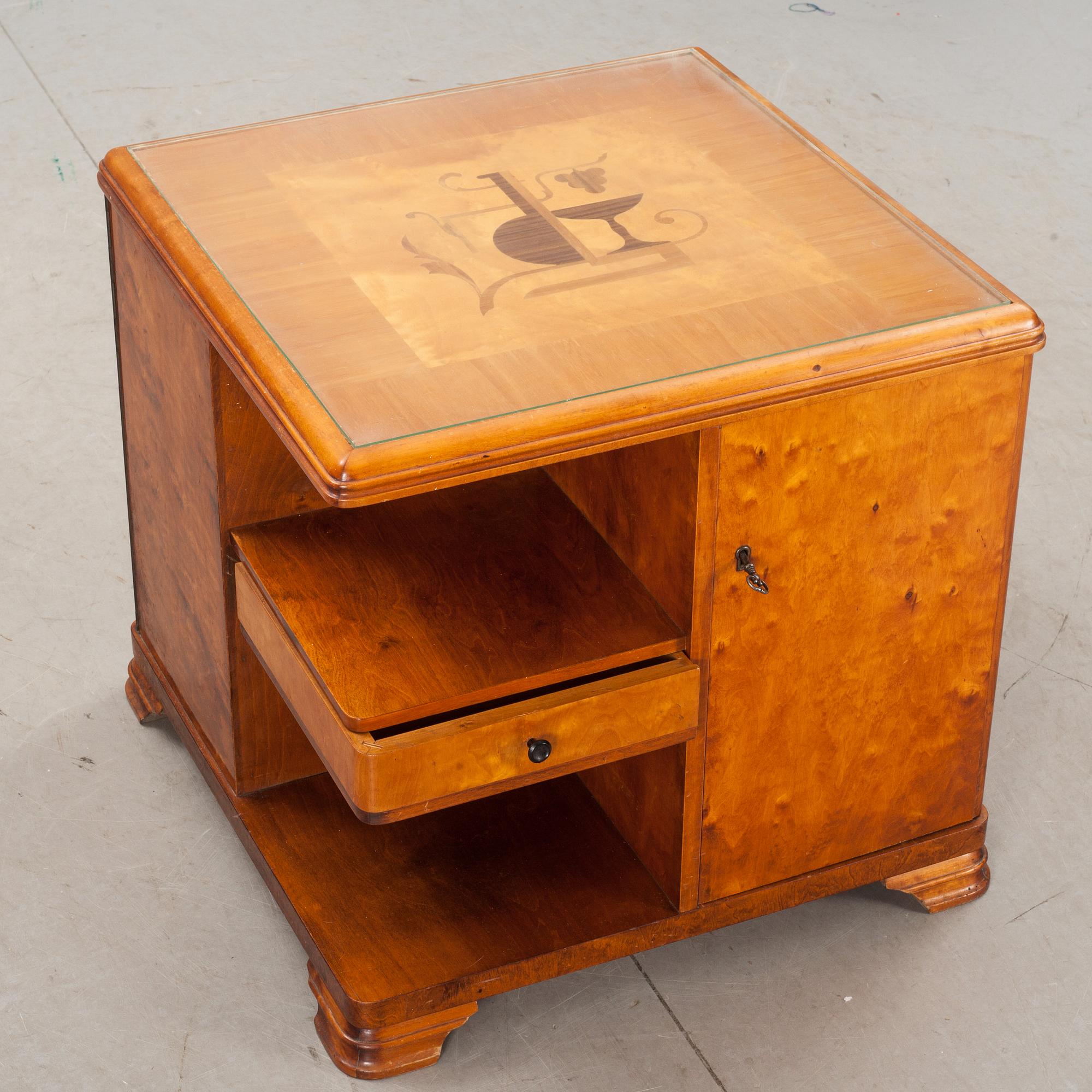 RÖKBORD, 1900-talets första hälft.