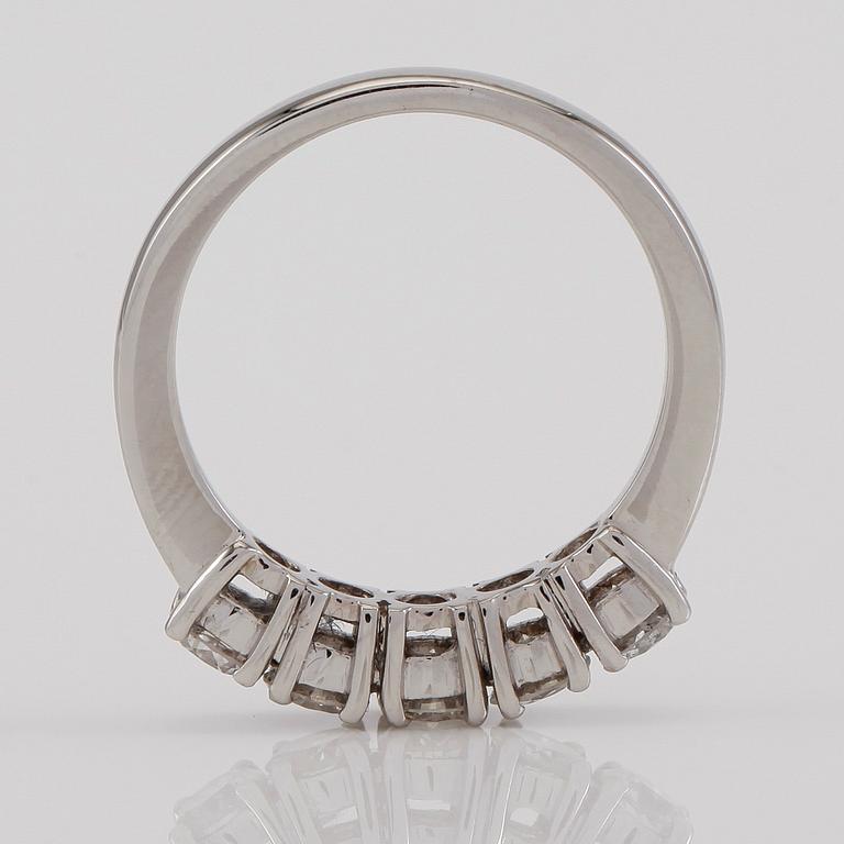 RING, 18K vitguld och diamanter tot ca 1.16 ct.