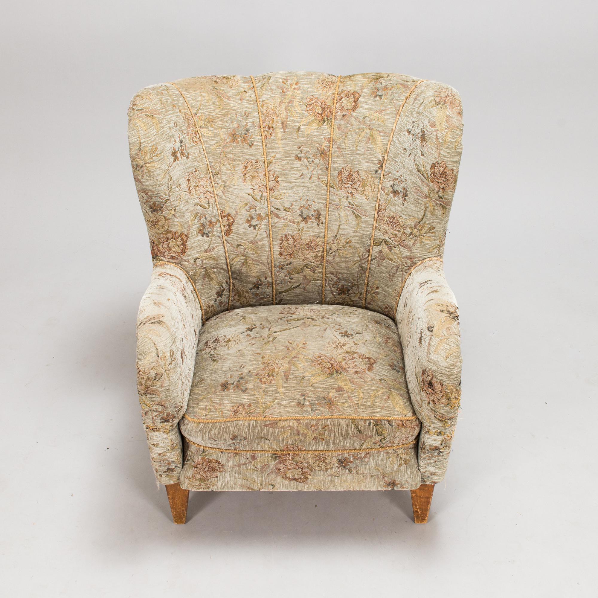 A mid-20th-century armchair.