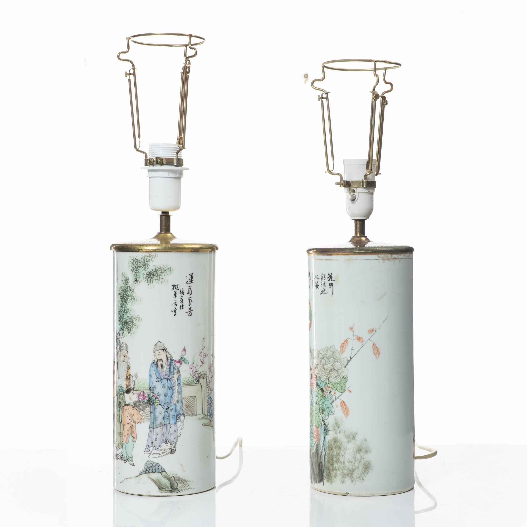 A pair of porcelain vases and a pair of table lamps, China, 20th Century.