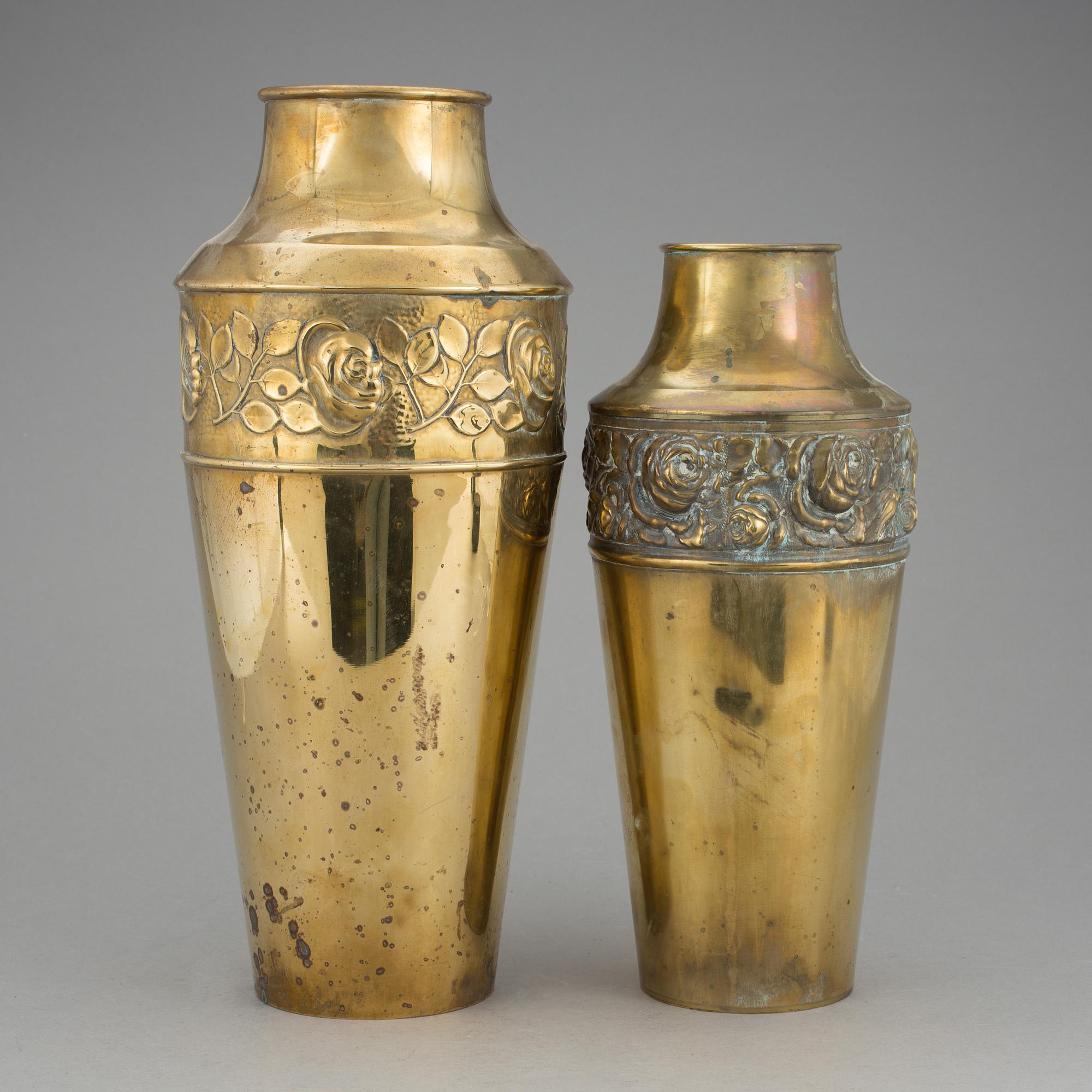VASER, 2 stycken, mässing, 1900-talets början.