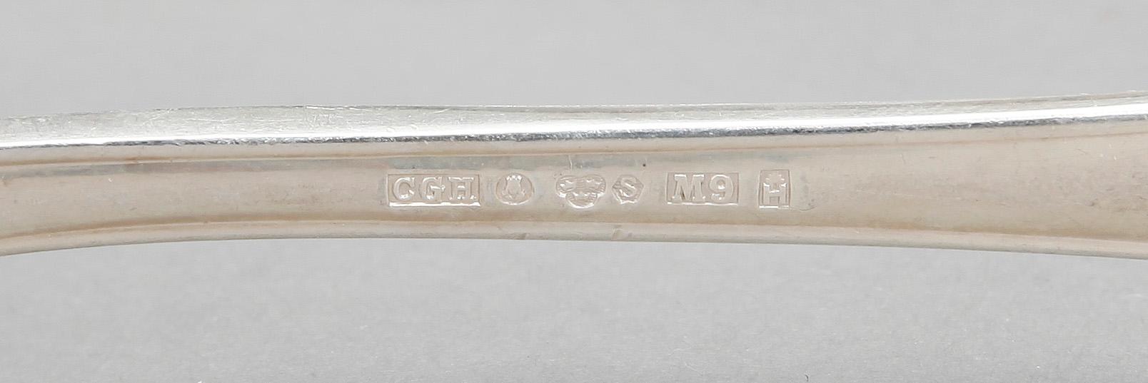 BESTICKSERVIS, 77 delar, mest CG Hallberg och 1950-60-tal. Tot ca 3300 gram.